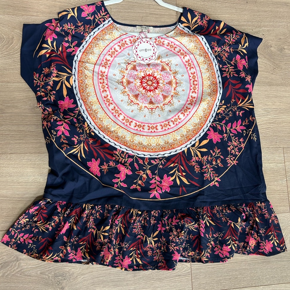 NWT Women’s size S Navy Orange Medallion Floral Print Short Slv Top Ruffle Hem